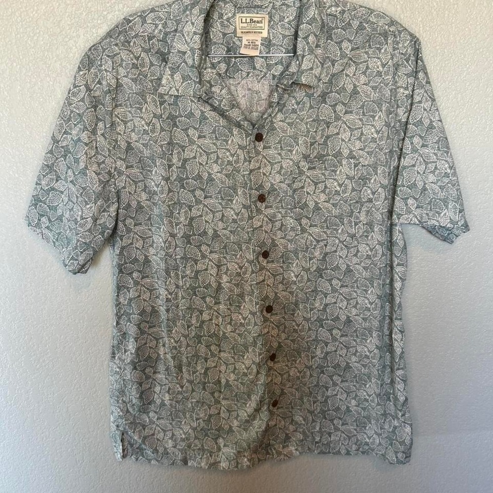 LL Bean Mens Slightly Fitted Short Sleeve Button Down Shirt Shell Print Green M